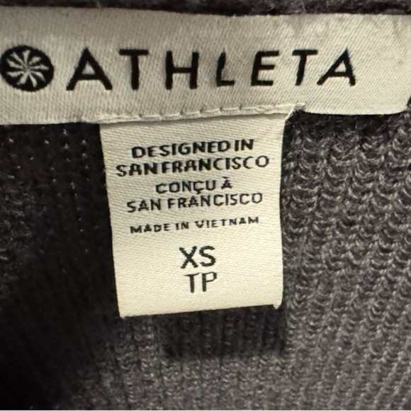 Women’s Athleta Hanover Merino Wool Blend Refined V-Neck Plum Sweater: Size XS - Picture 5 of 6